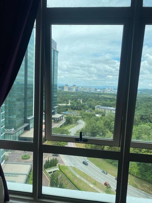 Cozy Shaftsbury High Floor King Bed Free Parkin Wifi And Netflix 1311 * Cyberjaya